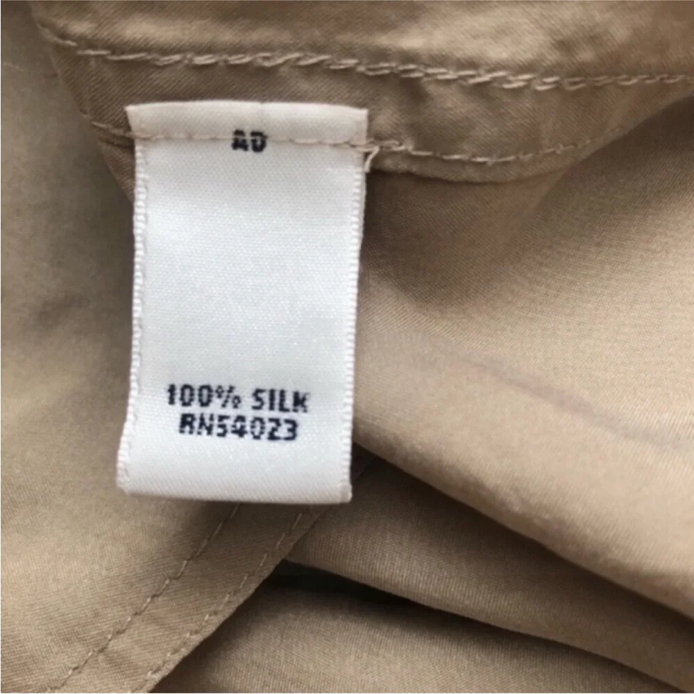 Banana Republic 100% Silk Blouse - Picture 6 of 7